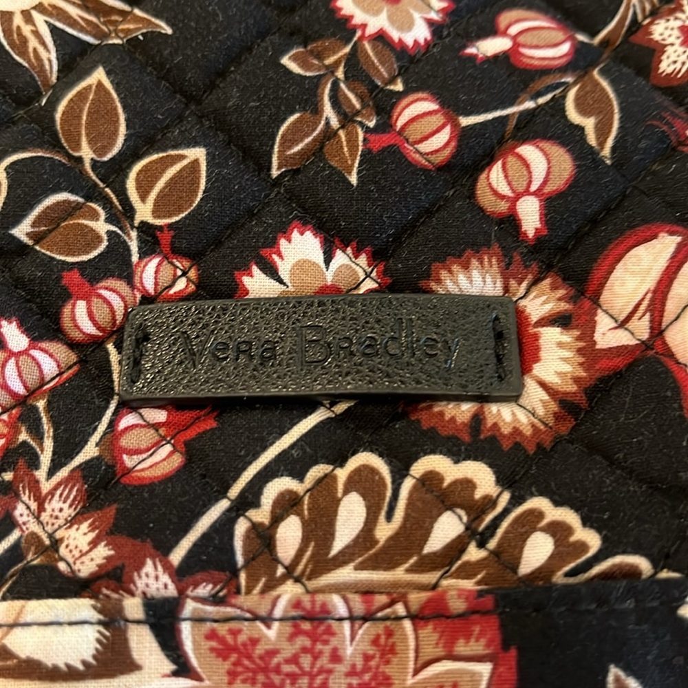 Vera Bradley triple zip
Hipster purse. EUC! - Picture 2 of 6